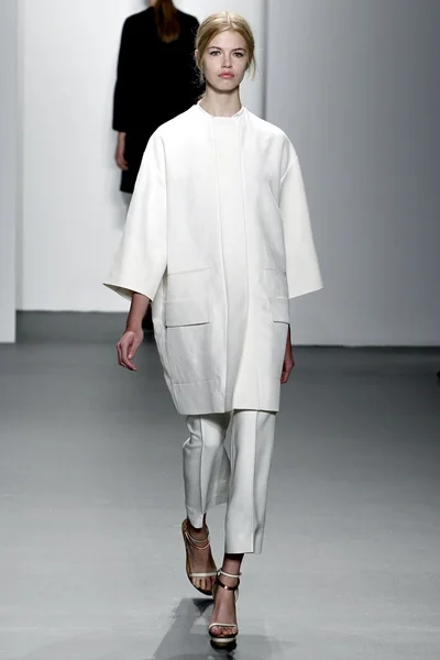 Look 14